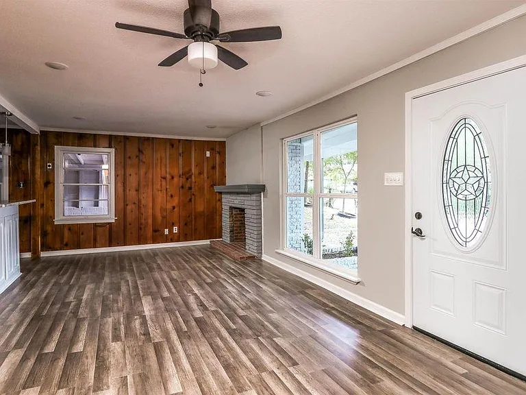 904 Skyview Dr — Photo 4