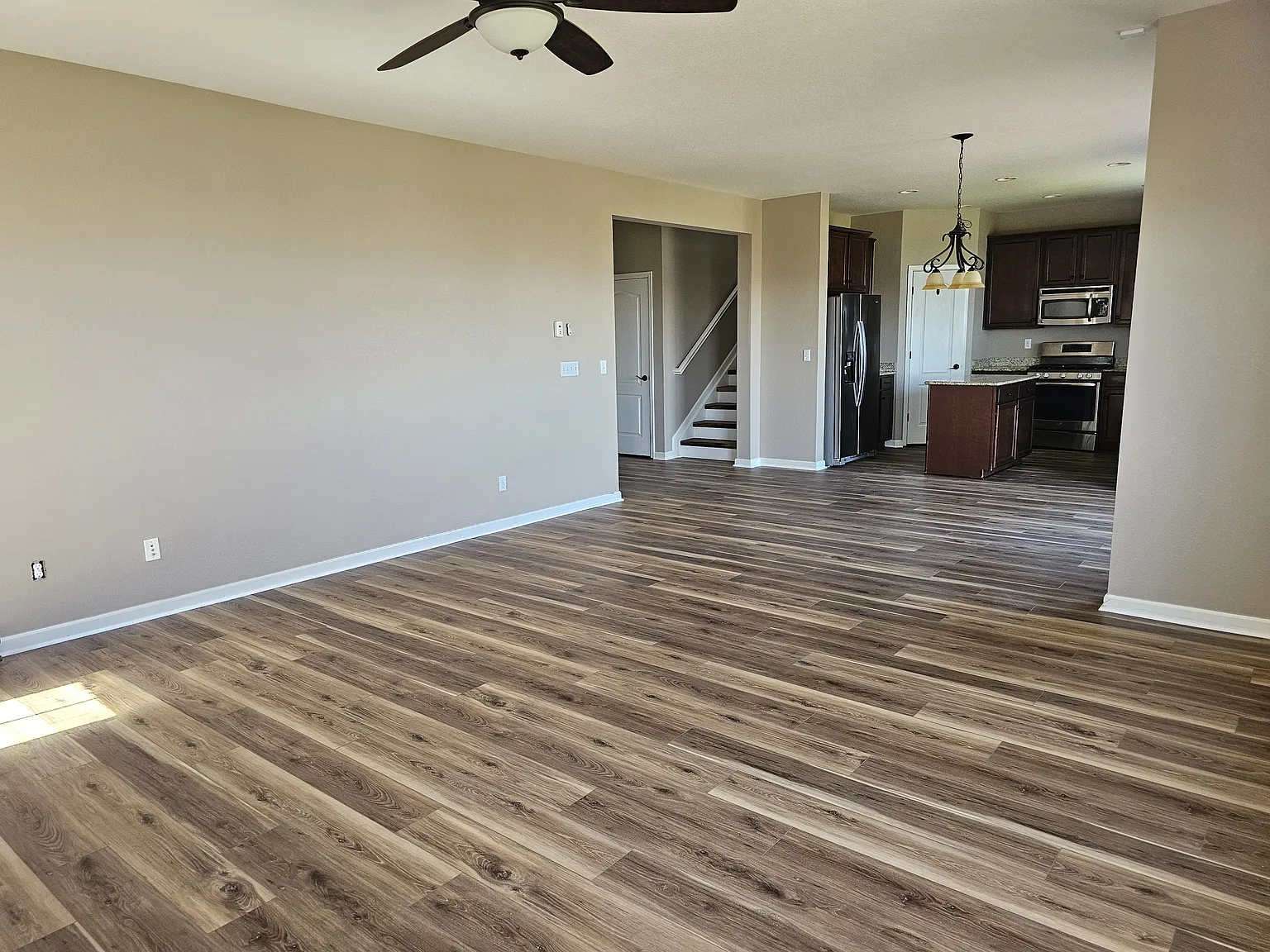 3 bed, 3265 sqft, $2,995 — Photo 4