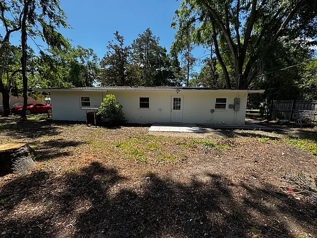 4 bed, 1344 sqft, $1,800 — Photo 2
