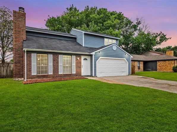 15830 Pipers View Dr, Webster, TX 77598