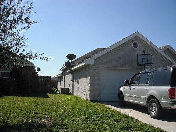2nd image of 3818 Frontier Dr