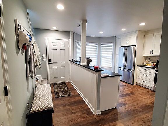 4th image of 1003 Chatfield Dr