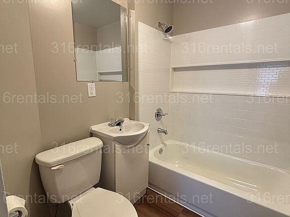 3rd image of 106 S Arthur St