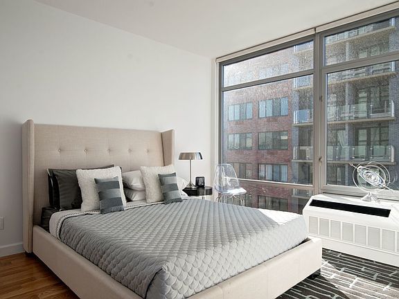 4th image of 267 6th St APT 11F