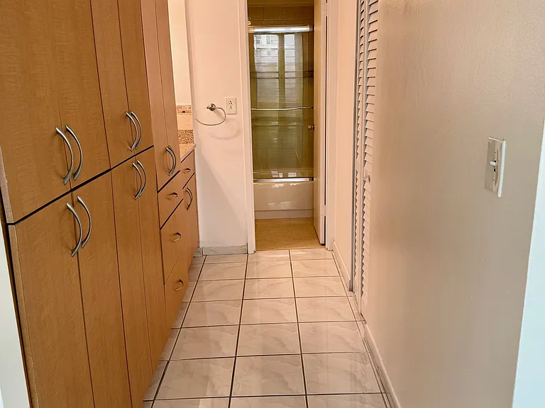 5701 Collins Ave #1011 — Photo 9