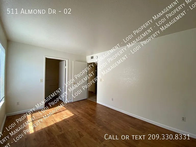 511 Almond Dr #2 — Photo 8