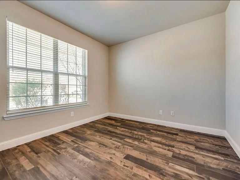 3716 Cameroon Ln — Photo 9