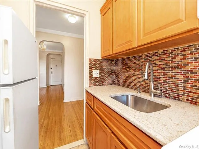 1 bed, 1.0 bath, $2,100 — Photo 4