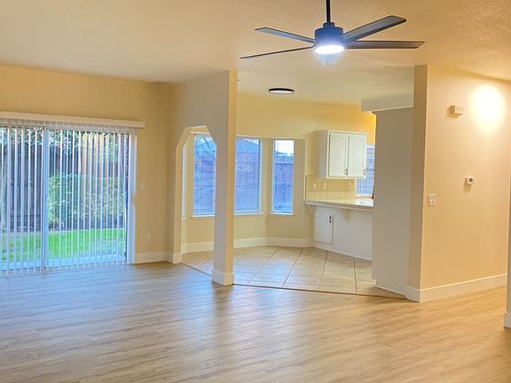 2nd image of 1001 Whispering Pines Dr