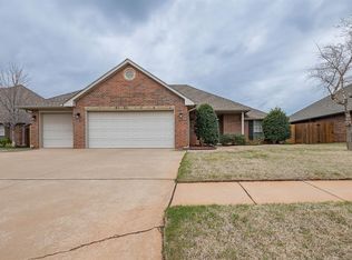 15717 Creek Heights Dr, Edmond, OK 73013