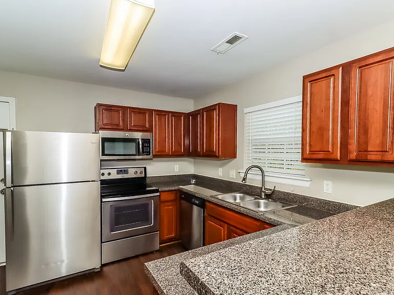 6805 Fawn View Dr — Photo 10