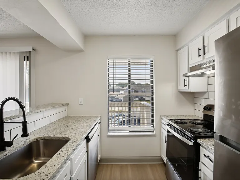 Rosehill Pointe — Photo 40