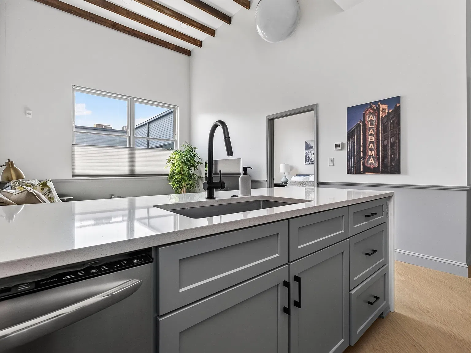 1 bed, 1.0 bath, 650 sqft, $2,250 — Photo 3