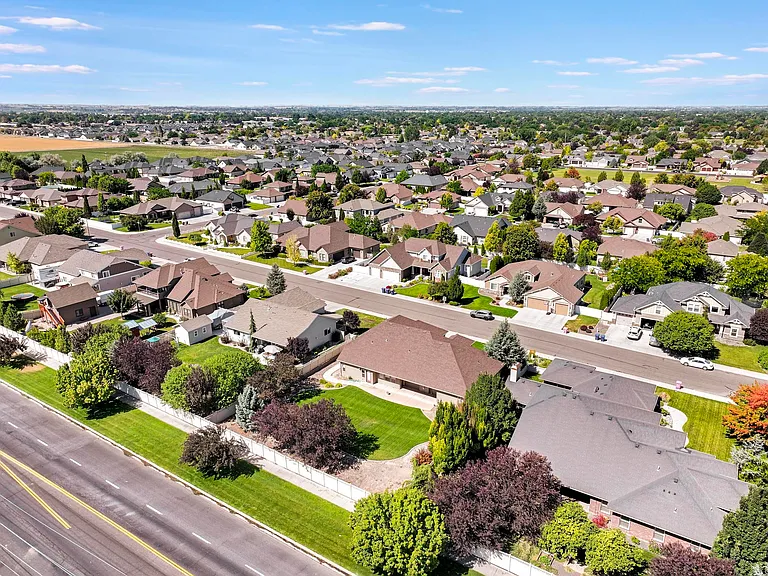 670 Sun Terrace Dr — Photo 11