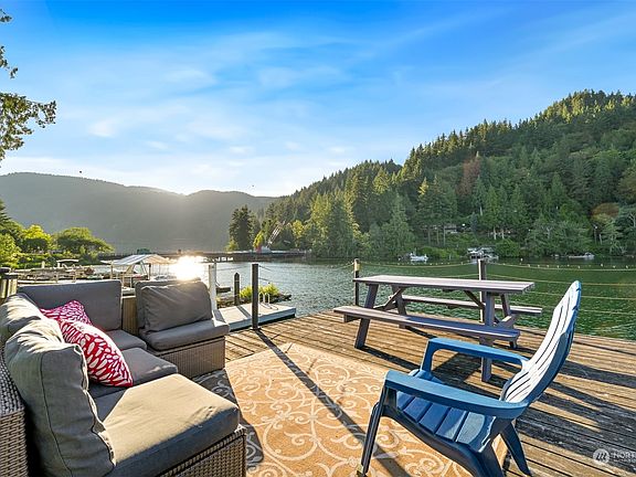 2nd image of 947 W Lake Samish Drive