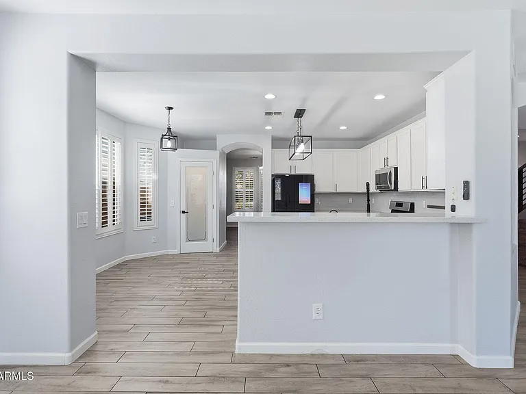 11402 W Alvarado Rd — Photo 15