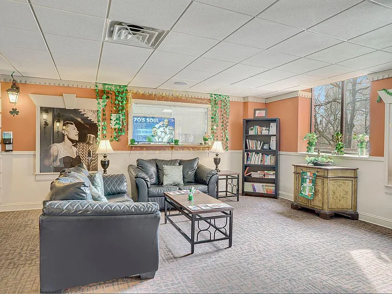 The Lounge