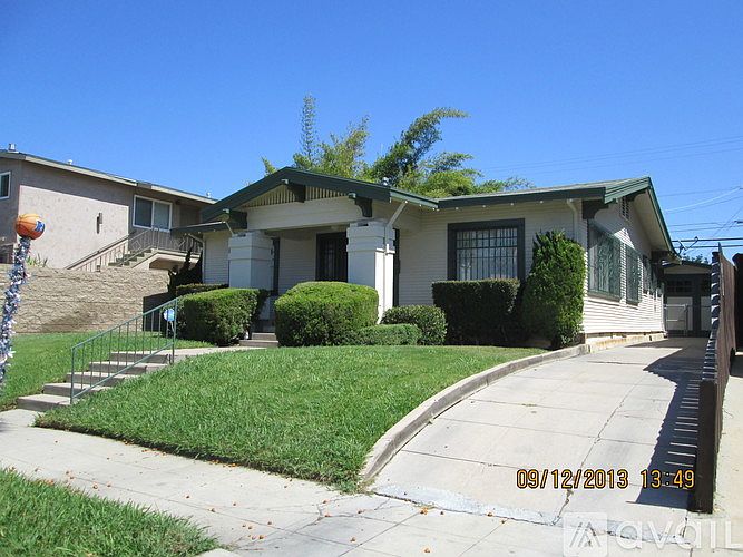 1st image of 3771 Pershing Ave