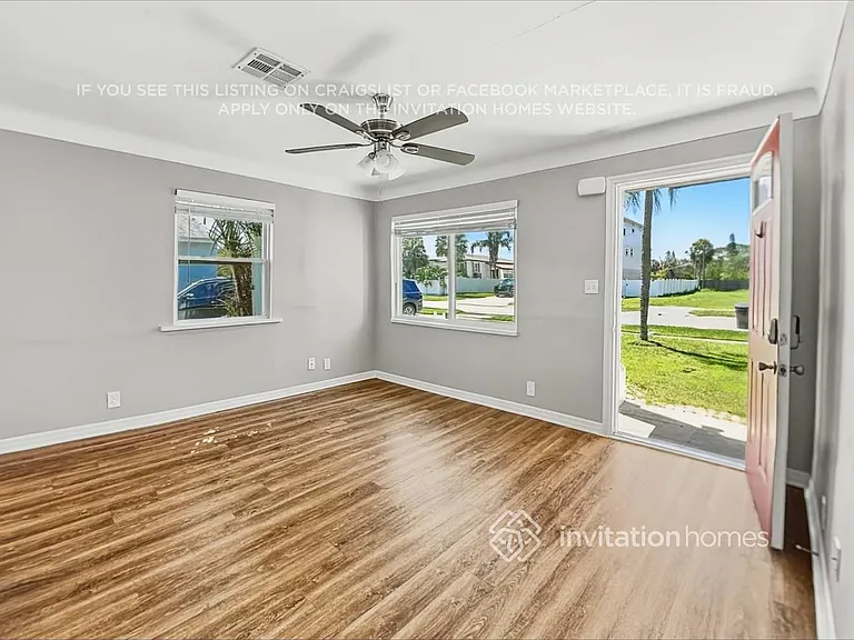 833 61st Ave NE — Photo 4