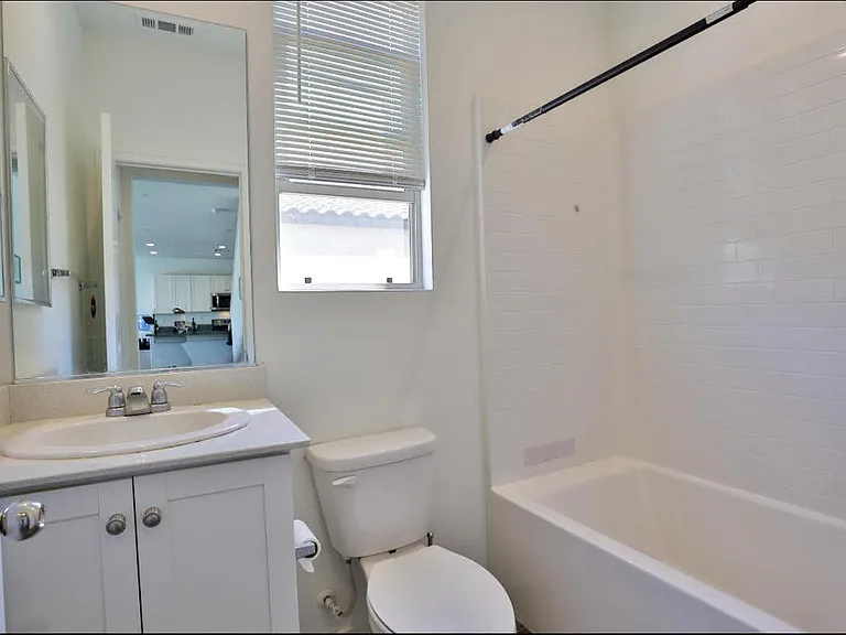 84422 Calle Larriva — Photo 17