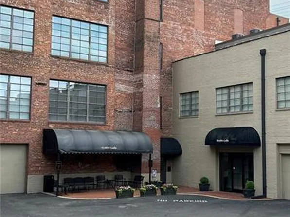 165 Virginia St Suite 309, Mount Airy, NC 27030