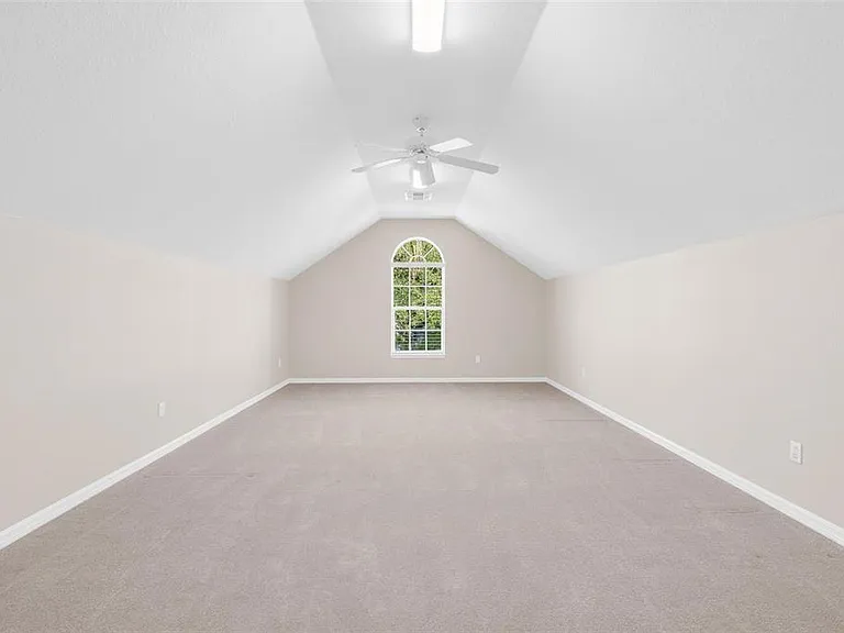 3865 Winding Lake Cir — Photo 25