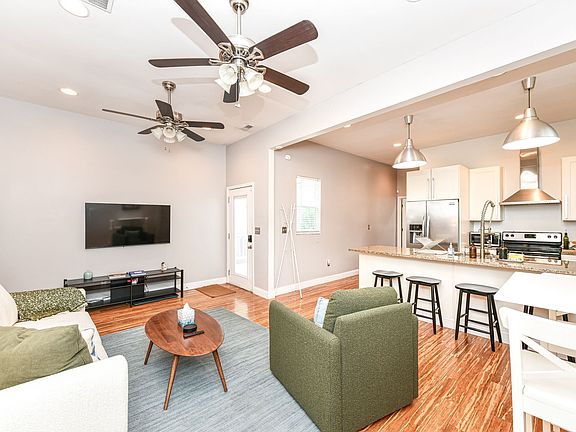 4th image of 1221 Cottage Ave