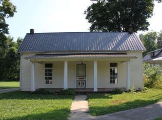 213 Mammoth Cave St, Cave City, KY 42127