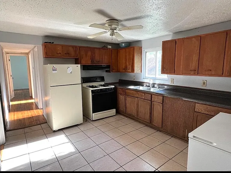 7202 Sapphire Ave — Photo 7