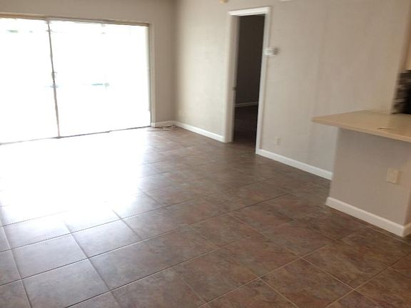 3rd image of 3040 NE 9th Ave #A214