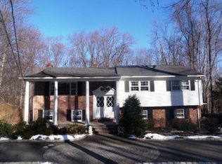 48 Ogle Rd, Old Tappan, NJ 07675