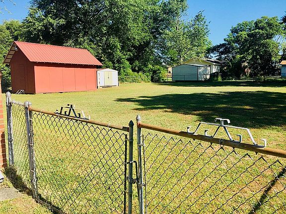 BIG fenced in back yard