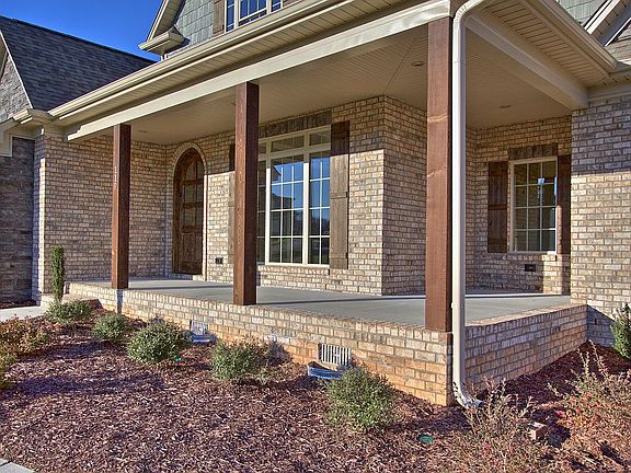 3rd image of 119 Cobblestone Walk Drive