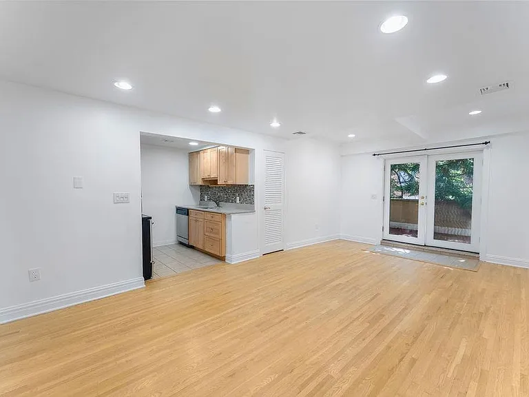 135 Garden St #4 — Photo 4
