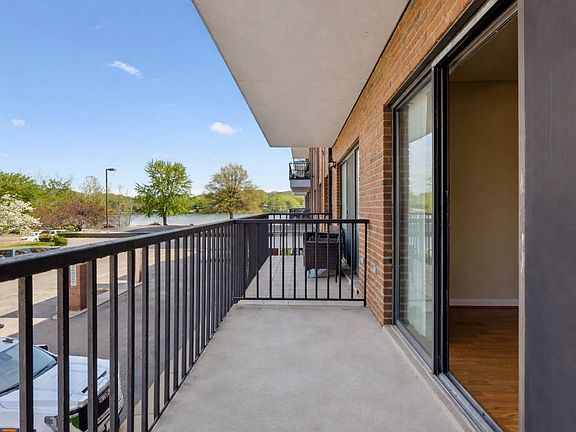 3rd image of 200 Sanders Ferry Rd APT 1210