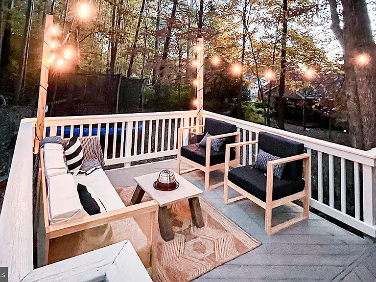 207 Madison Cir — Photo 35