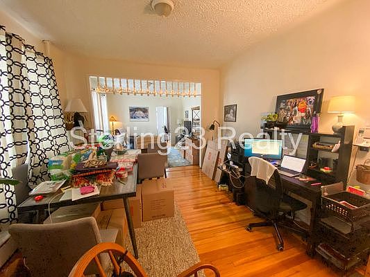 2nd image of 3218 46th St APT 1