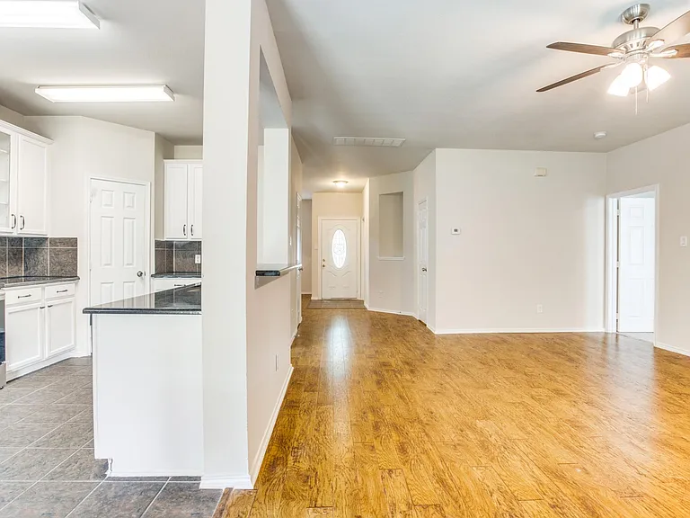 616 Crystal Falls Dr — Photo 16