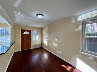 23-93 32nd St #1, Astoria, NY 11105