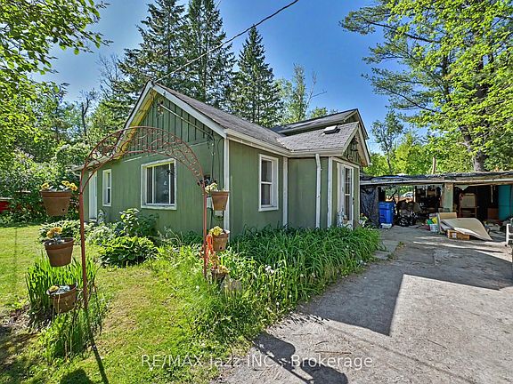 2nd image of 4 Hubbard St