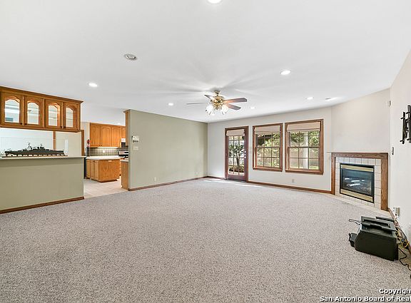 3rd image of 8618 Norwich Dr