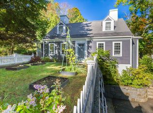 17 Chester Sq, Gloucester, MA 01930