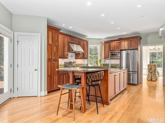 4th image of 35 Hanson Road