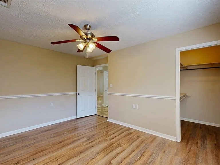 1724 Boardwalk Ct — Photo 11