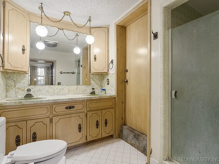 1606 W Archer St #A — Photo 7