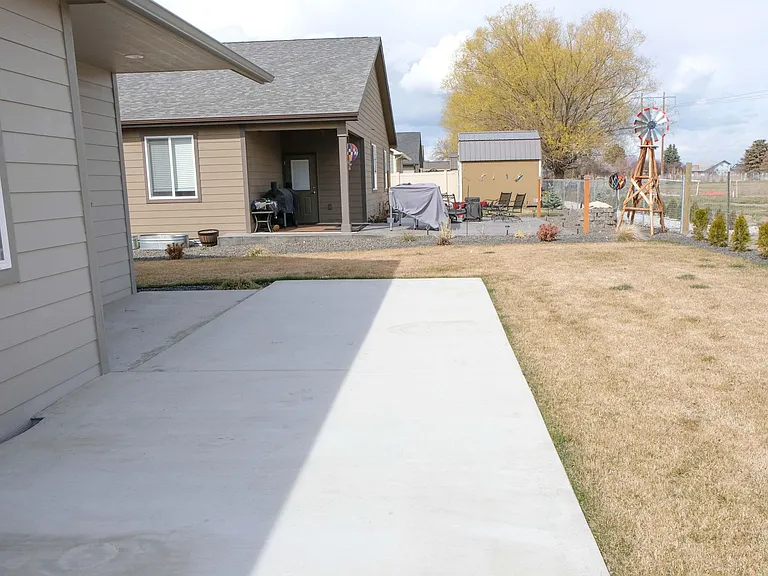 1133 S June Dr — Photo 44