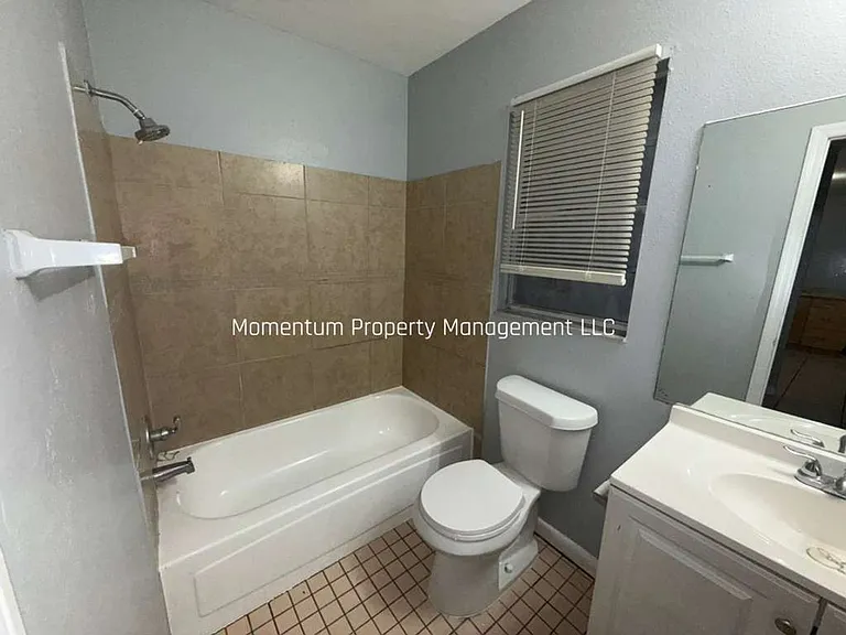 8405 N Elmer St — Photo 7