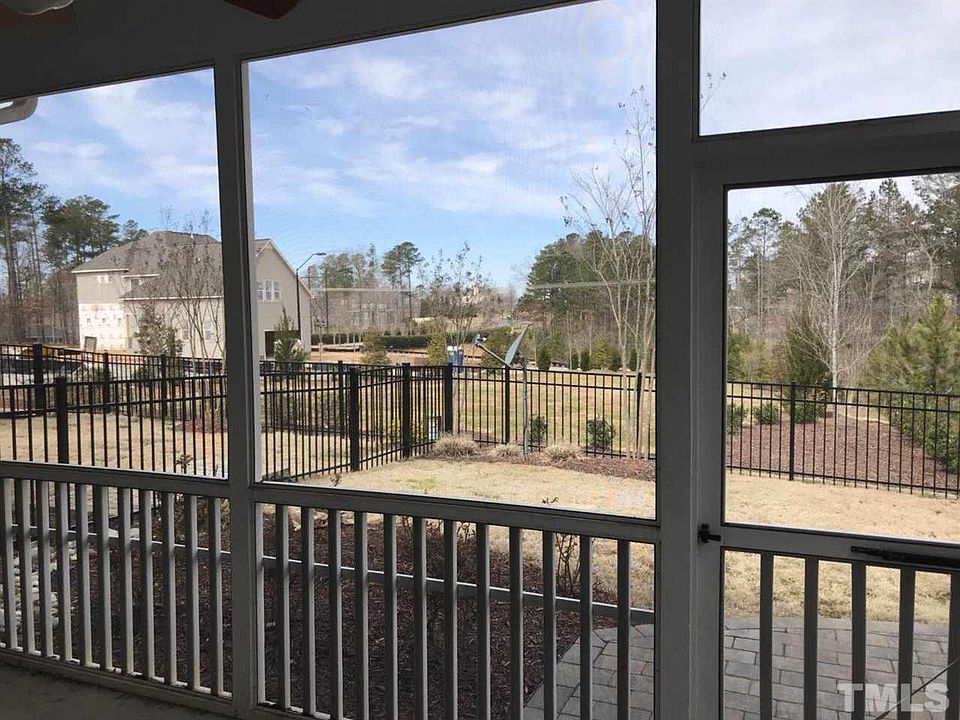 2nd image of 206 Ribbon Walk Ln