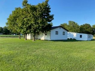 1090 W Washington St, Pana, IL