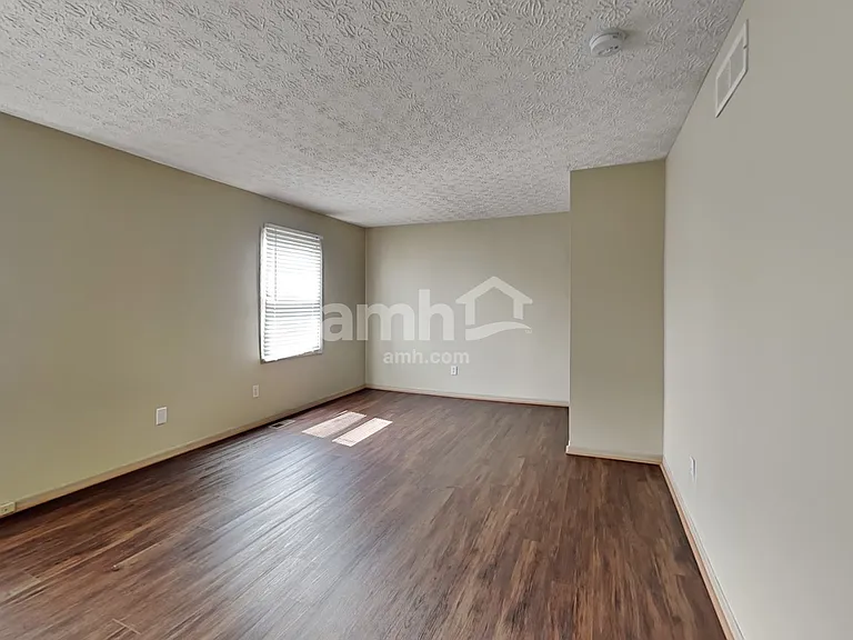 5563 Crenton Dr — Photo 19